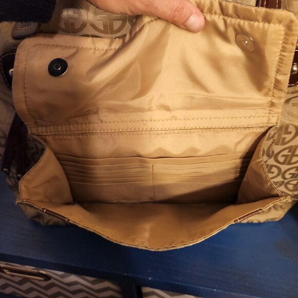 NEW women's GIANI BERNINI tan and brown monogram shoulder tote bag - Picture 6 of 9